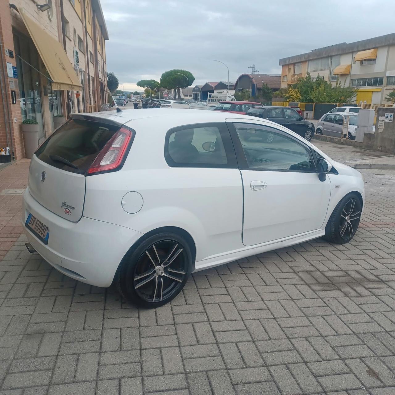 NEOPATENTATI BUONO STATO G. PUNTO 1.3 MJTD