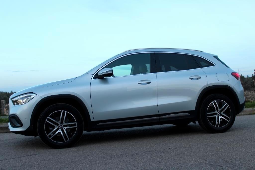 MERCEDES GLA 200 d Aut. *Pelle *Luci Ambiente