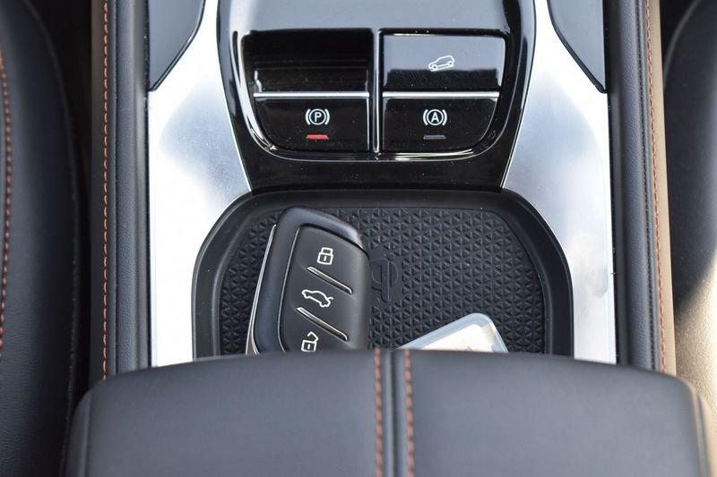 MG HS 1.5 T Luxury AT