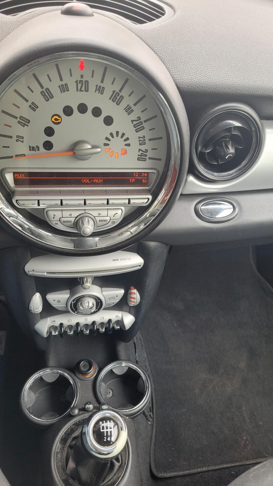 Mini One 1.4 Benzina .. motore consuma olio..