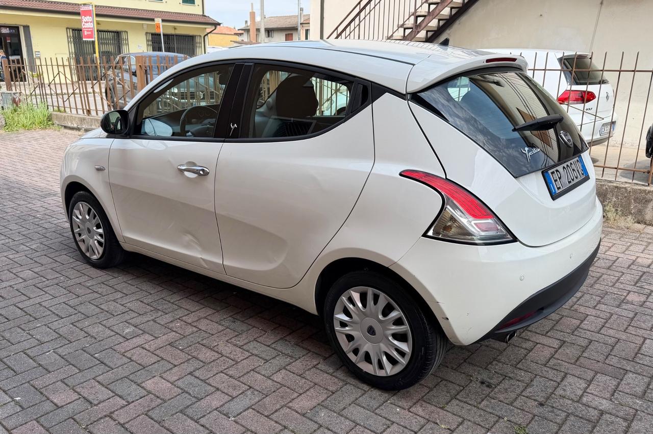 Lancia Ypsilon 1.2 69 CV Ok Neopatentati
