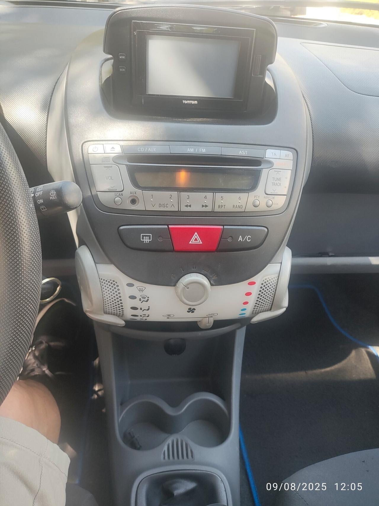 Toyota Aygo 1.0 12V VVT-i 3 porte Now Connect