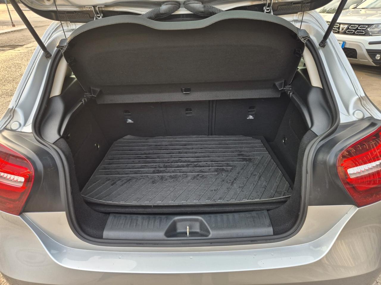 Mercedes-benz A 180 d Premium