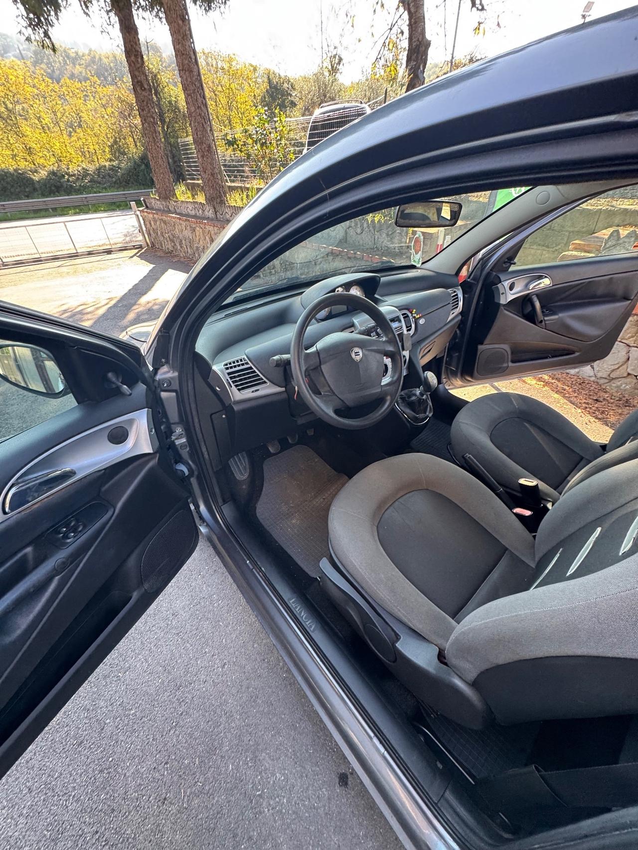 Lancia Ypsilon 1.2 Argento