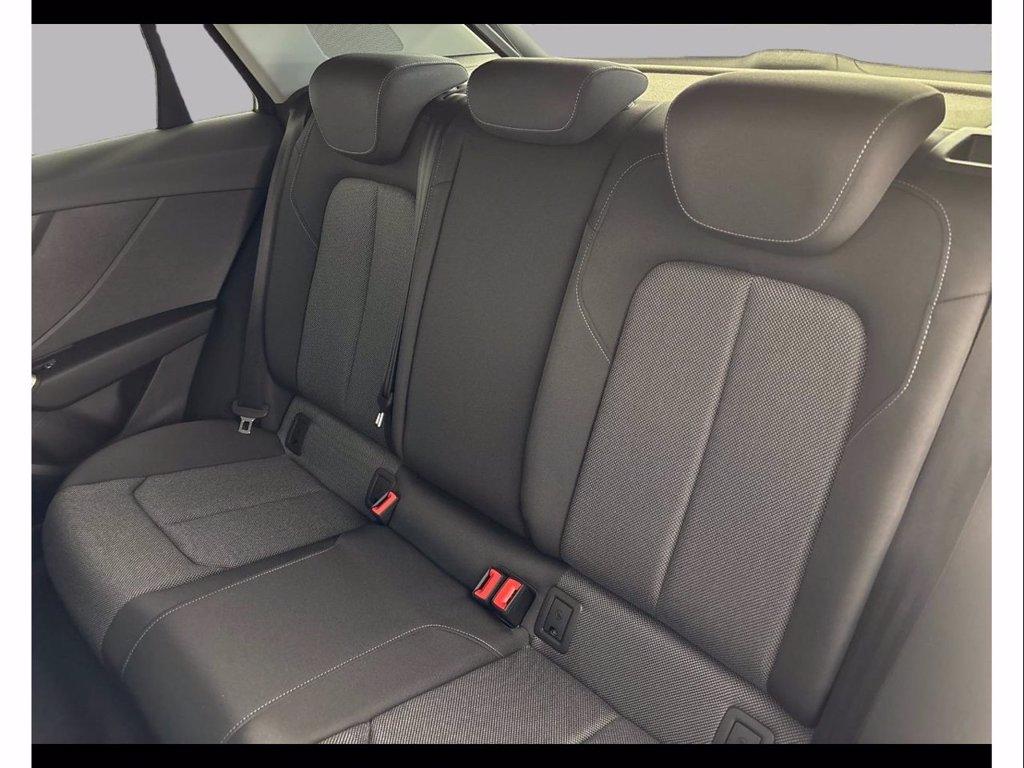 AUDI Q2 30 2.0 tdi identity black del 2025
