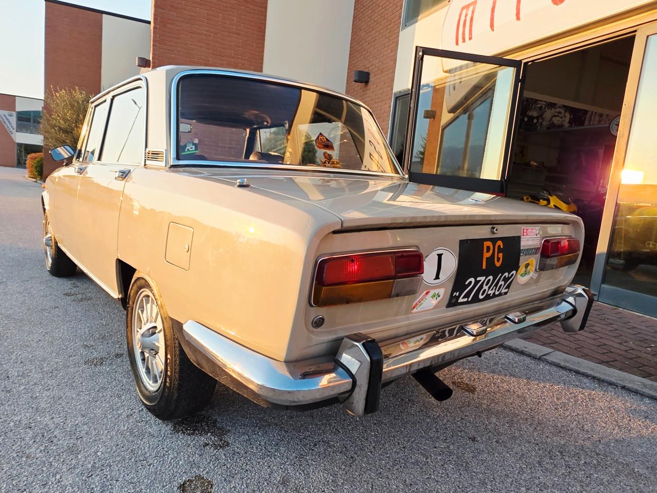 Alfa Romeo 2000 berlina