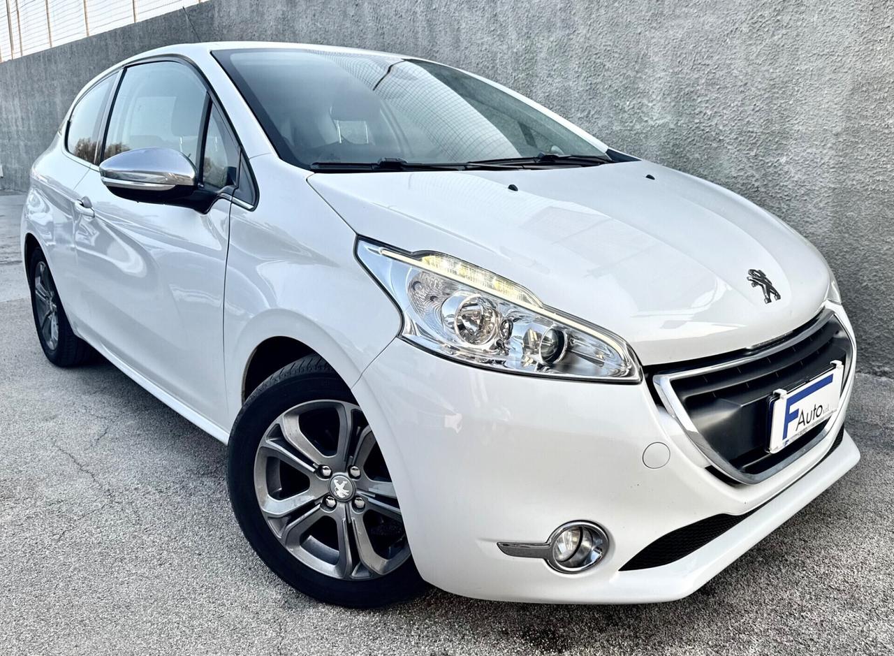 Peugeot 208 1.6 e-HDi 92 CV Stop&Start Allure,NAVI,LED,Bluetooth,Ecc.
