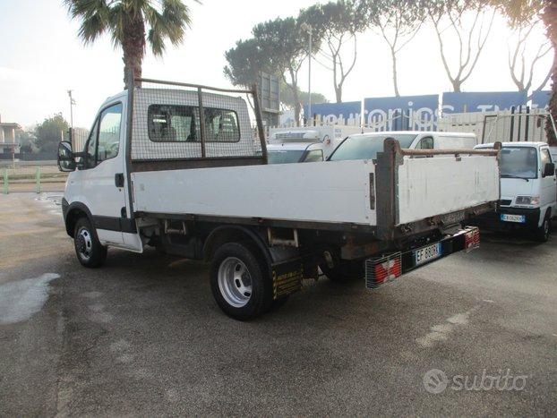 Iveco Daily 35C11 2.3 110 E4 RIBALTABILE TRILATERA