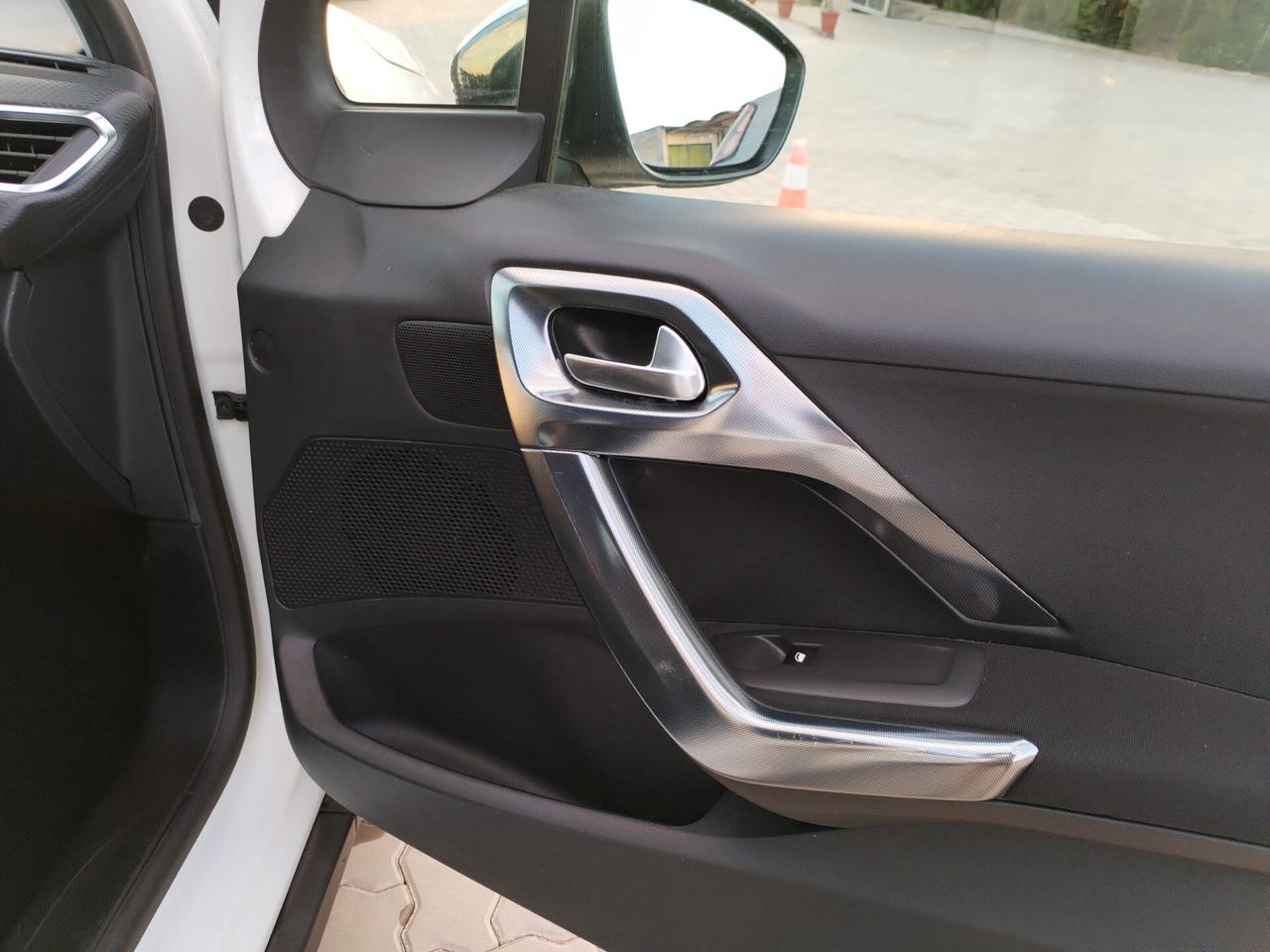 Peugeot 2008 BlueHDi 120 S&S Féline 2015