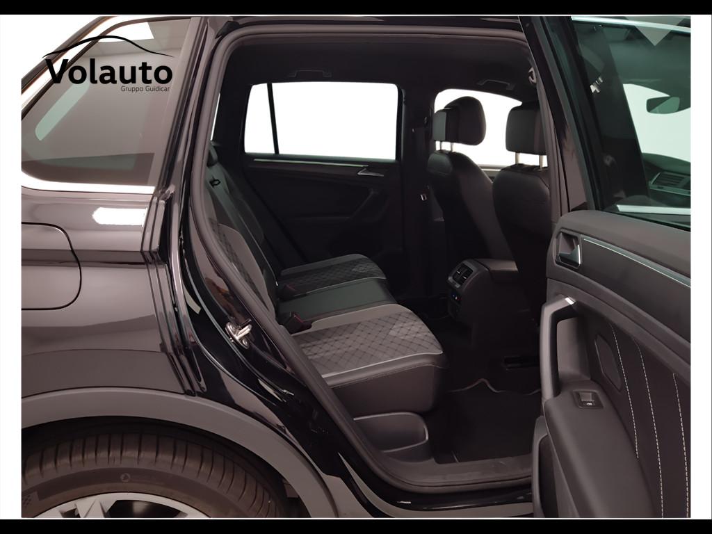 VOLKSWAGEN Tiguan II 2021 - Tiguan 1.5 tsi R-Line 150cv dsg
