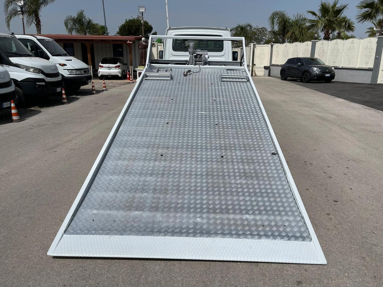 IVECO DAILY 35 C 13 CARRO ATTREZZI