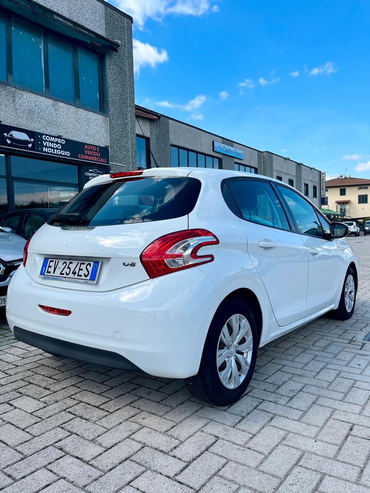 Peugeot 208 1.4 HDi 68 CV 5 porte OK NEOPATENTATO