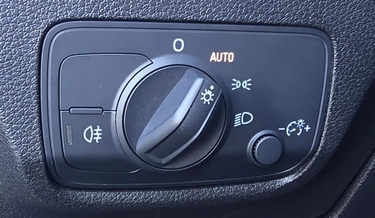 Audi Q2 35 1.5 tfsi Business Plus s-tronic