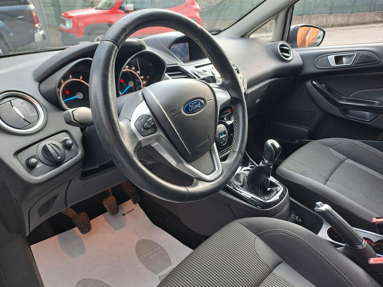 Ford Fiesta 1.2 60CV 5 porte Titanium