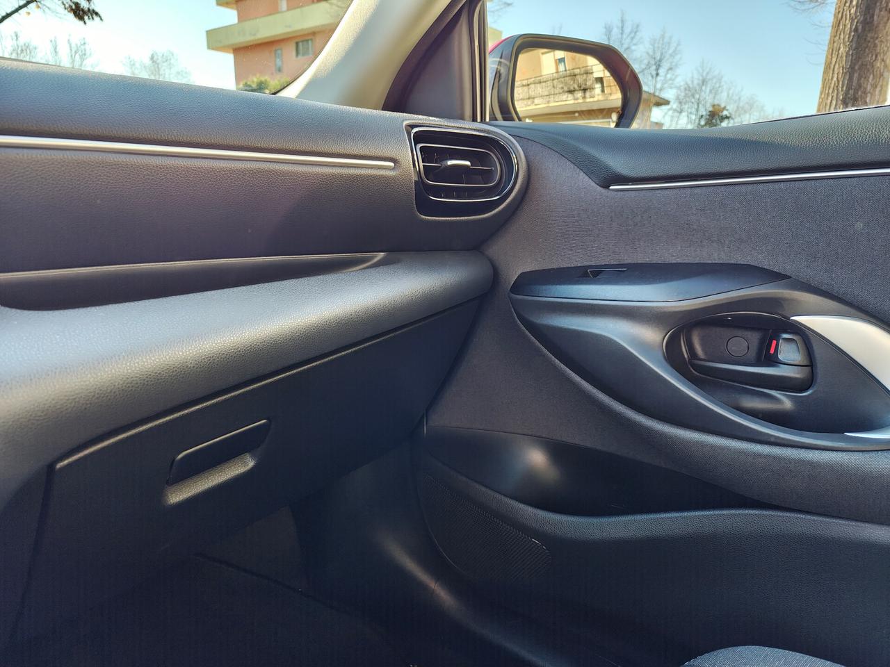 Toyota Yaris 1.0 5 porte Trend