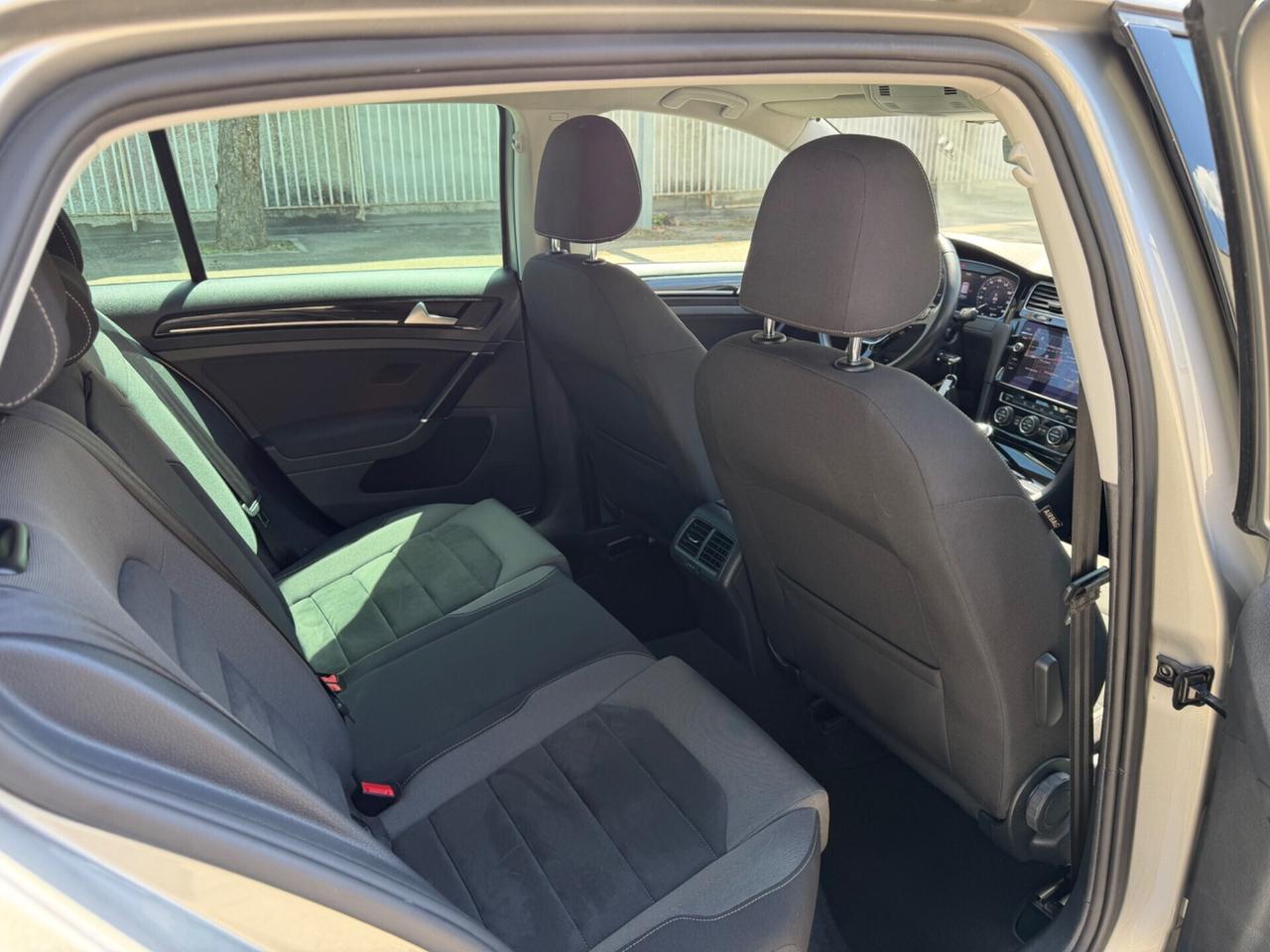 Volkswagen Golf 7.5 Highline virtual cockpit