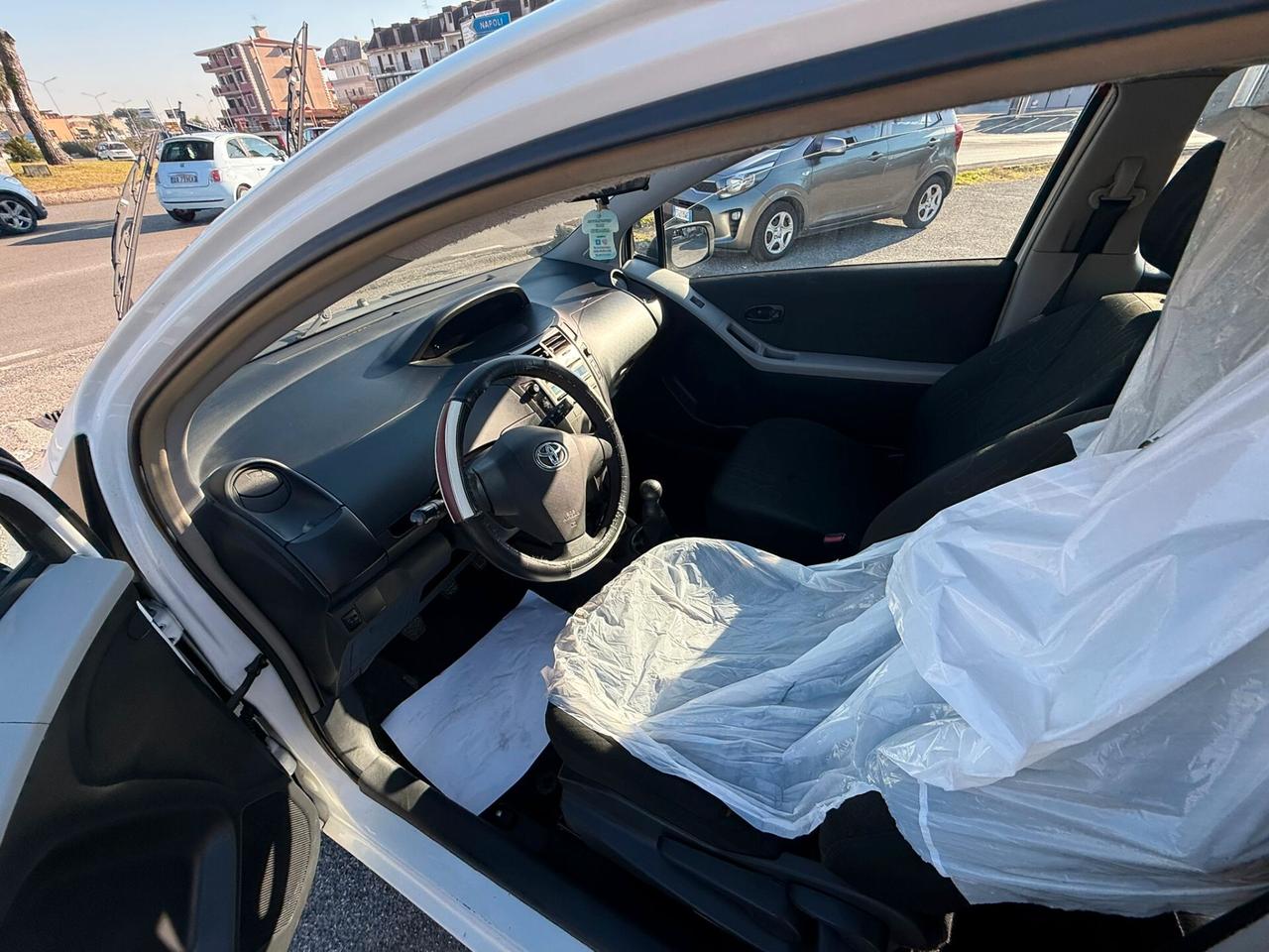 TOYOTA YARIS 3PORTE 1.0BENZINA69CV OK NEOPATENTATI