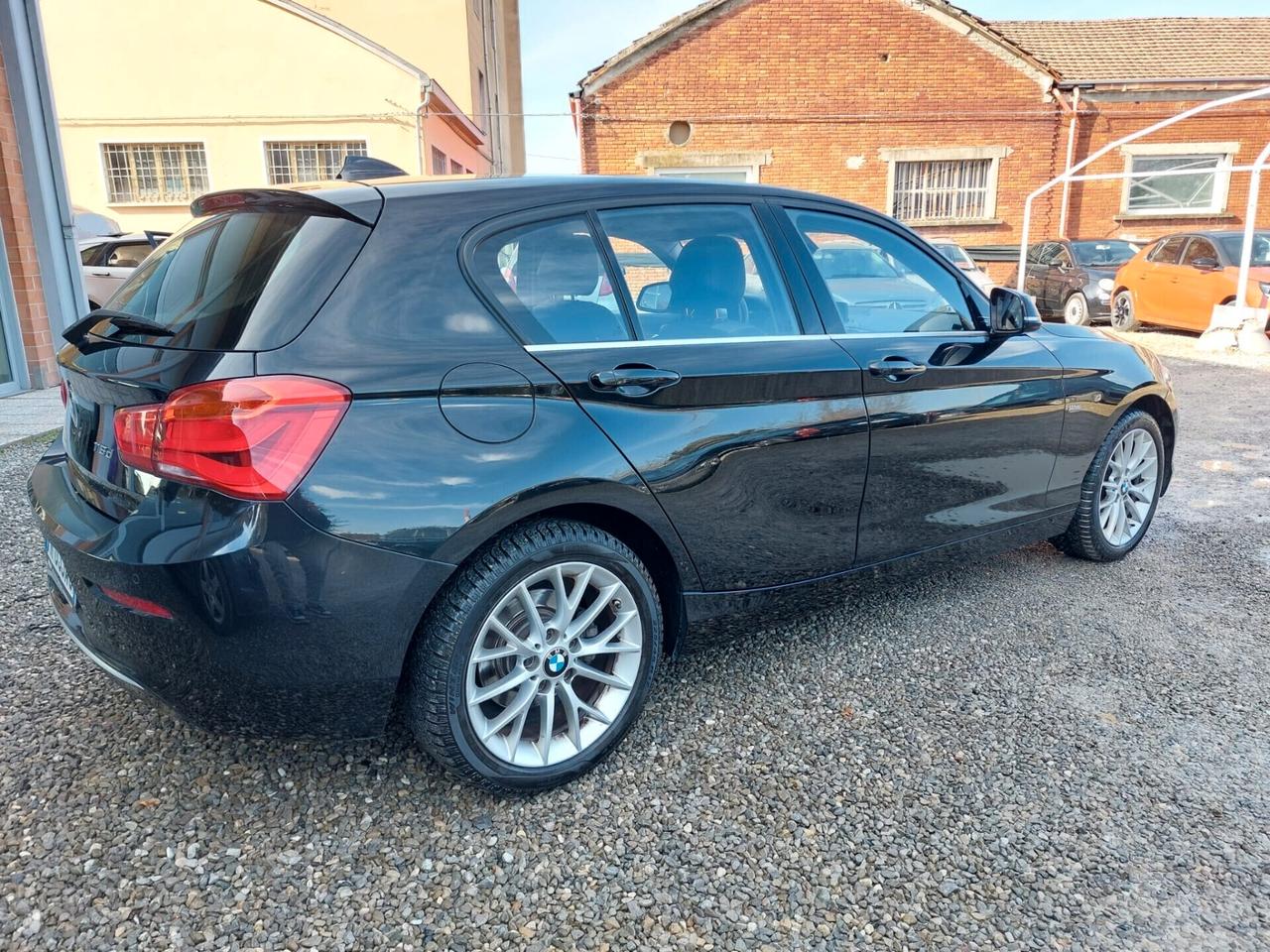 Bmw 116 116d 5p. Urban 12 MESI GARANZIA EURO 6B