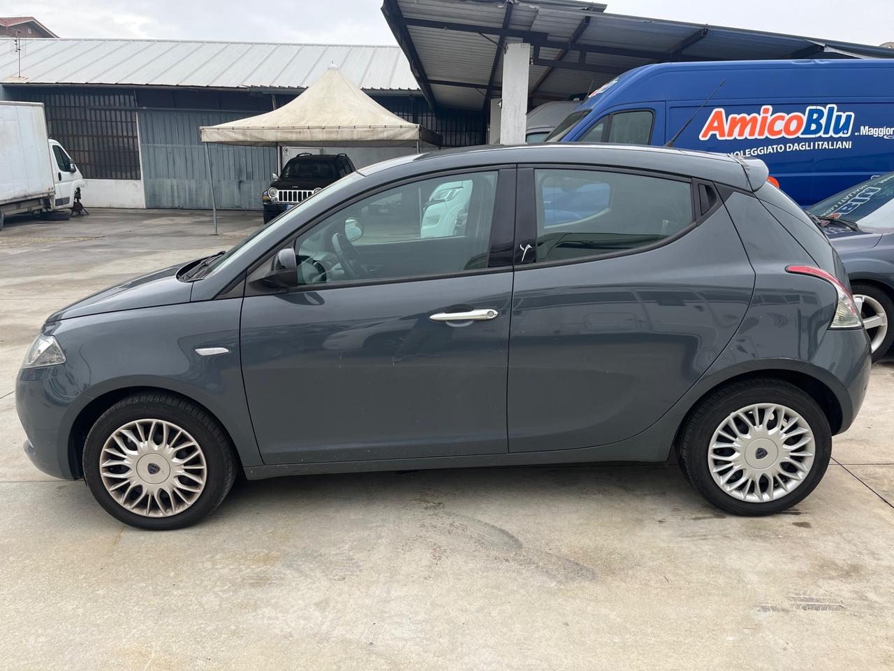 Lancia Ypsilon 1.2 69 CV 5 porte Silver