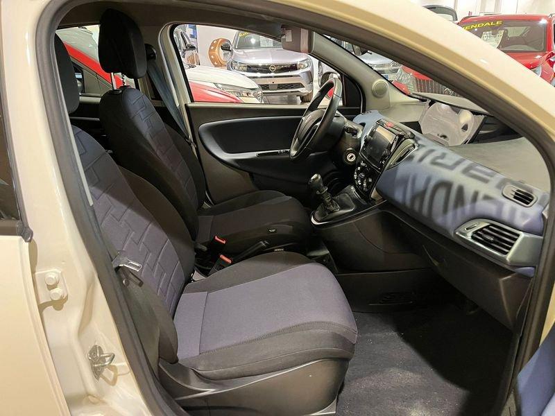 Lancia Ypsilon Ypsilon 1.0 FireFly 5 porte S&S Hybrid Platino