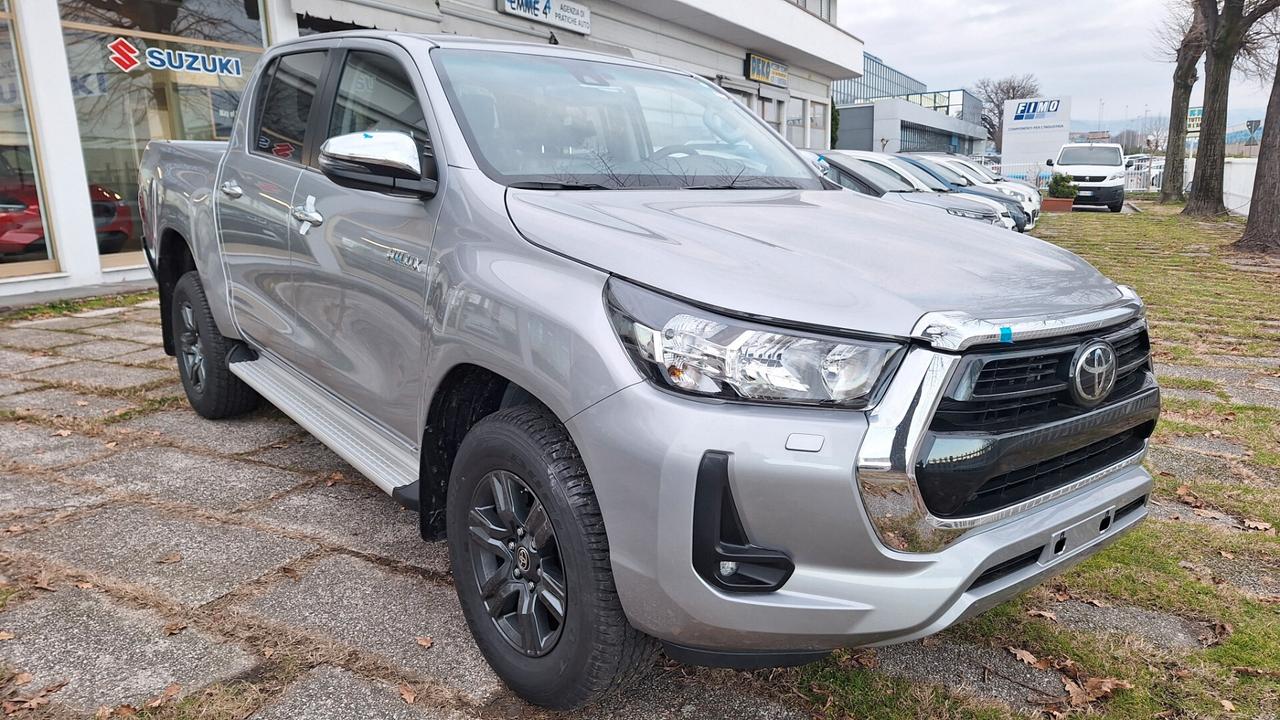 Toyota Hilux 2.8 D 4WD 4 porte Double Cab lounge