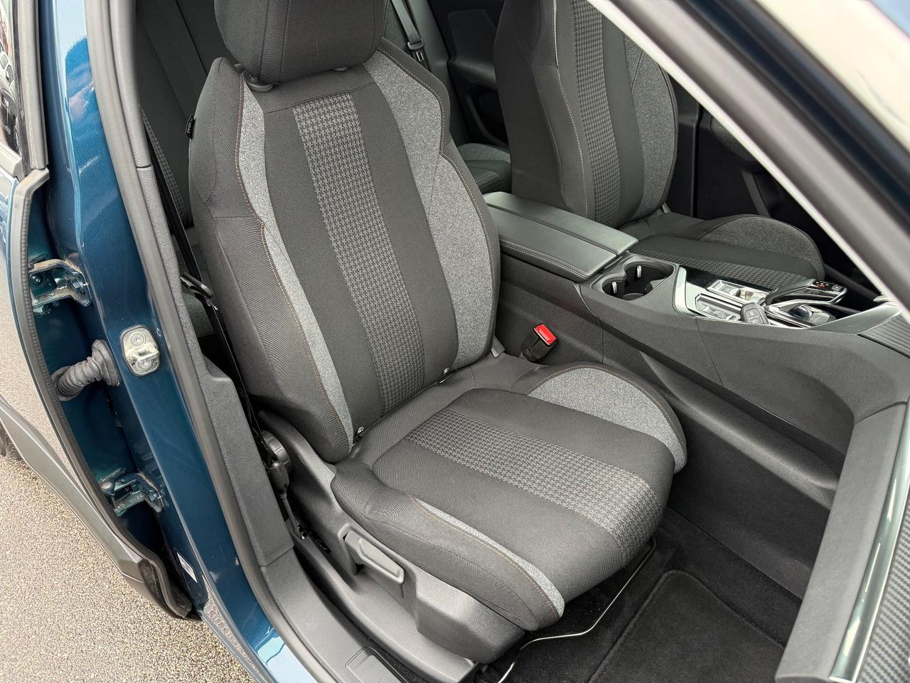 Peugeot 3008 BlueHDi 130 S&S EAT8 Active Business