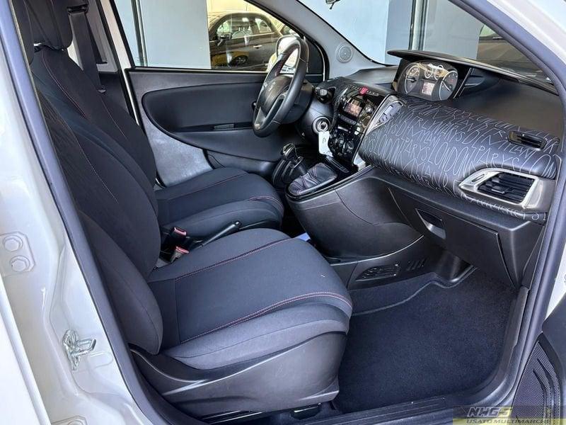 Lancia Ypsilon Ypsilon 0.9 TwinAir 85 CV 5 porte Metano Ecochic Elefantino