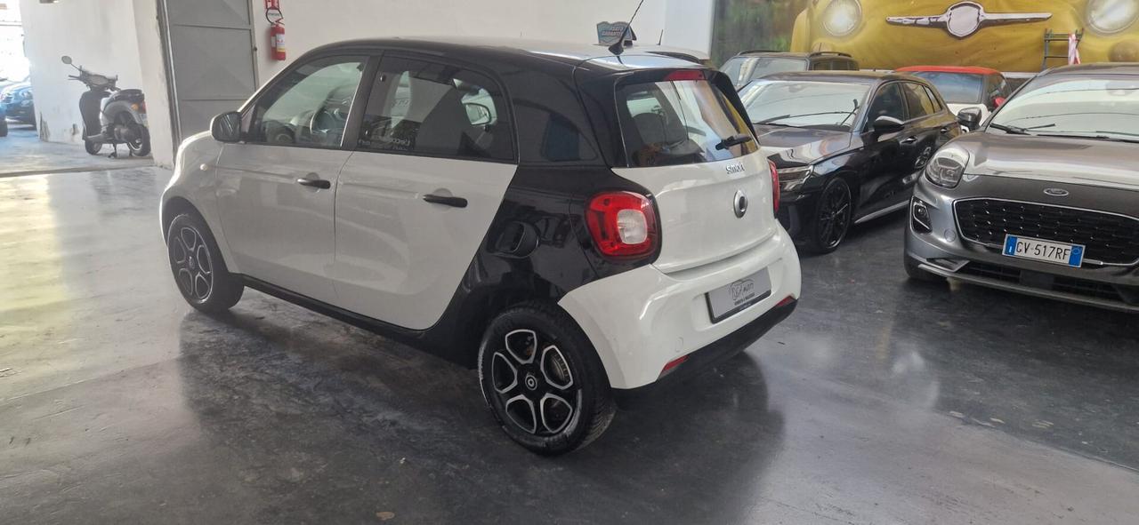 Smart ForFour 70 1.0 twinamic Youngster