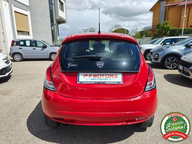 LANCIA Ypsilon 1.2 69 CV 5 porte Gold