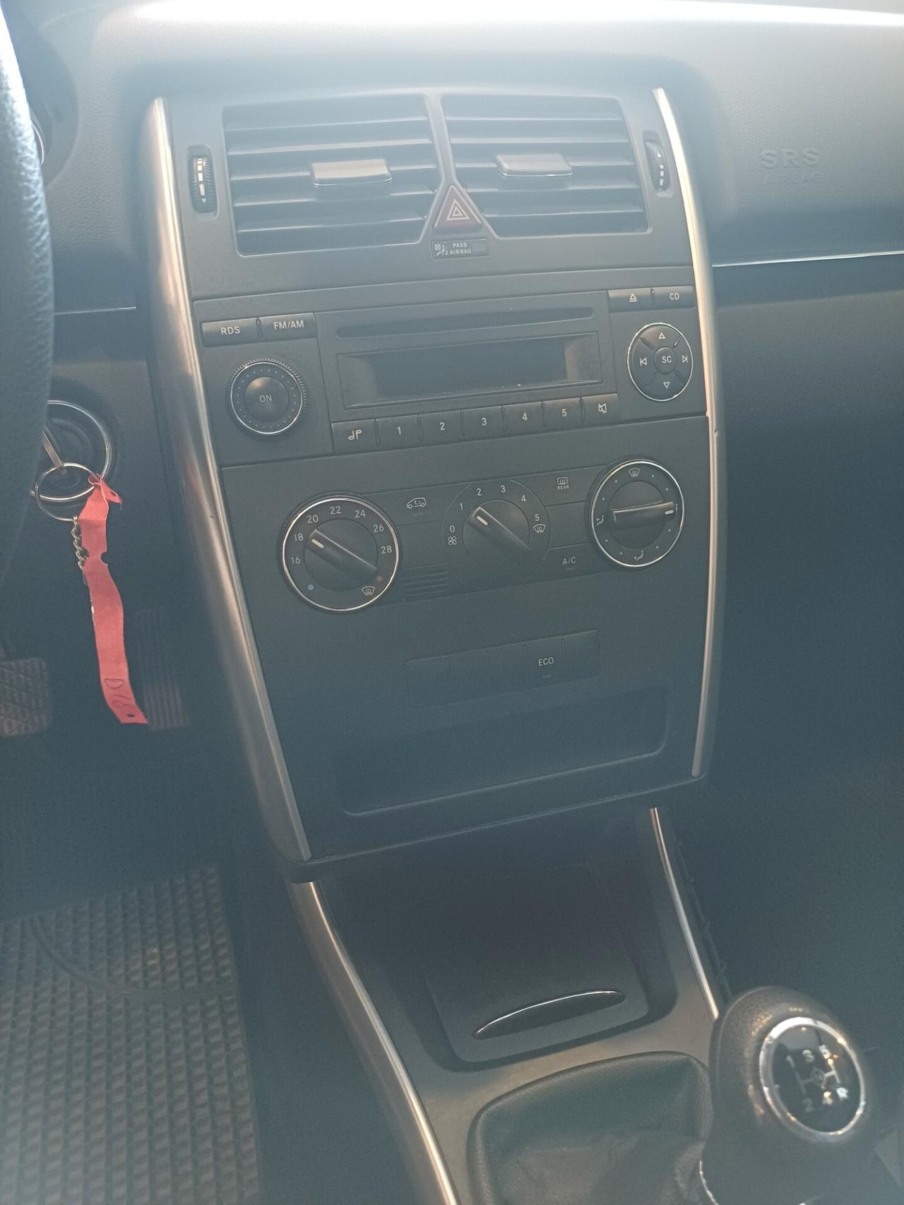 Mercedes-benz B 180 NGT BlueEFFICIENCY Executive