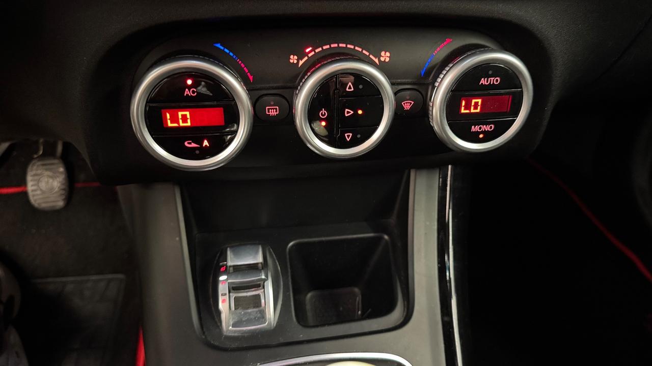 Alfa Romeo Giulietta 1.6 JTDm-2 105 CV Distinctive-2012
