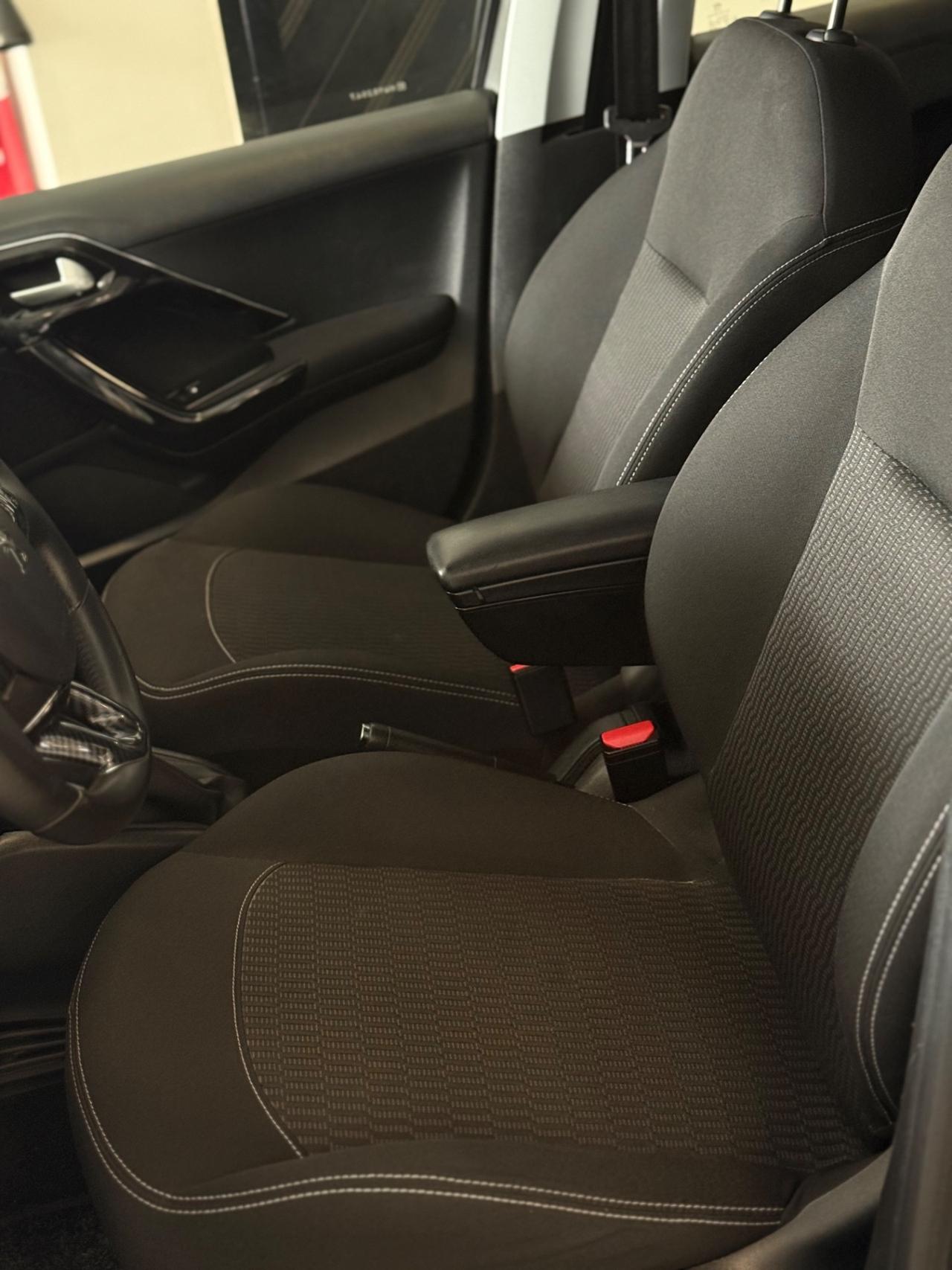 Peugeot 208 PureTech 82 5 porte Allure