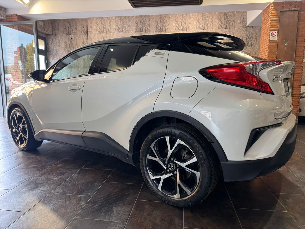 Toyota C-HR 1.8 Hybrid E-CVT Trend