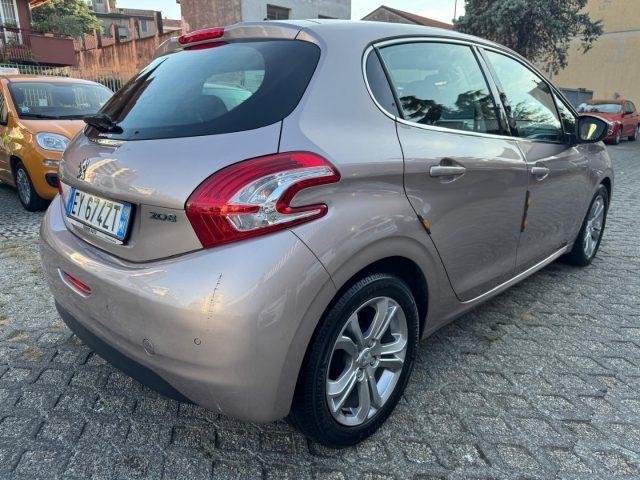 PEUGEOT 208 1° serie PureTech 82 5 porte Allure