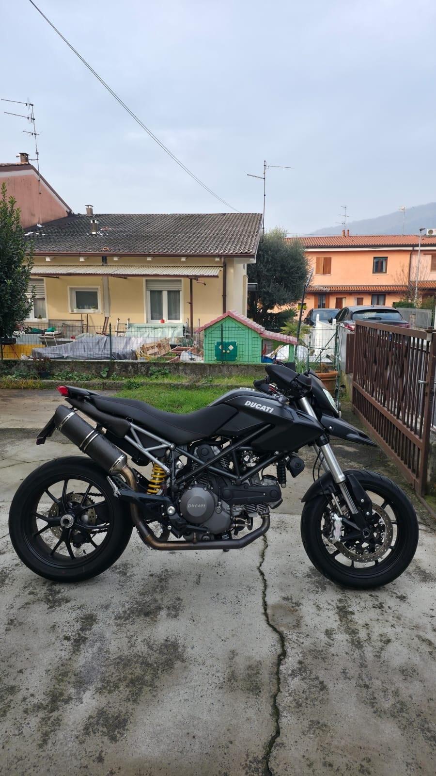 Ducati Hypermotard 796