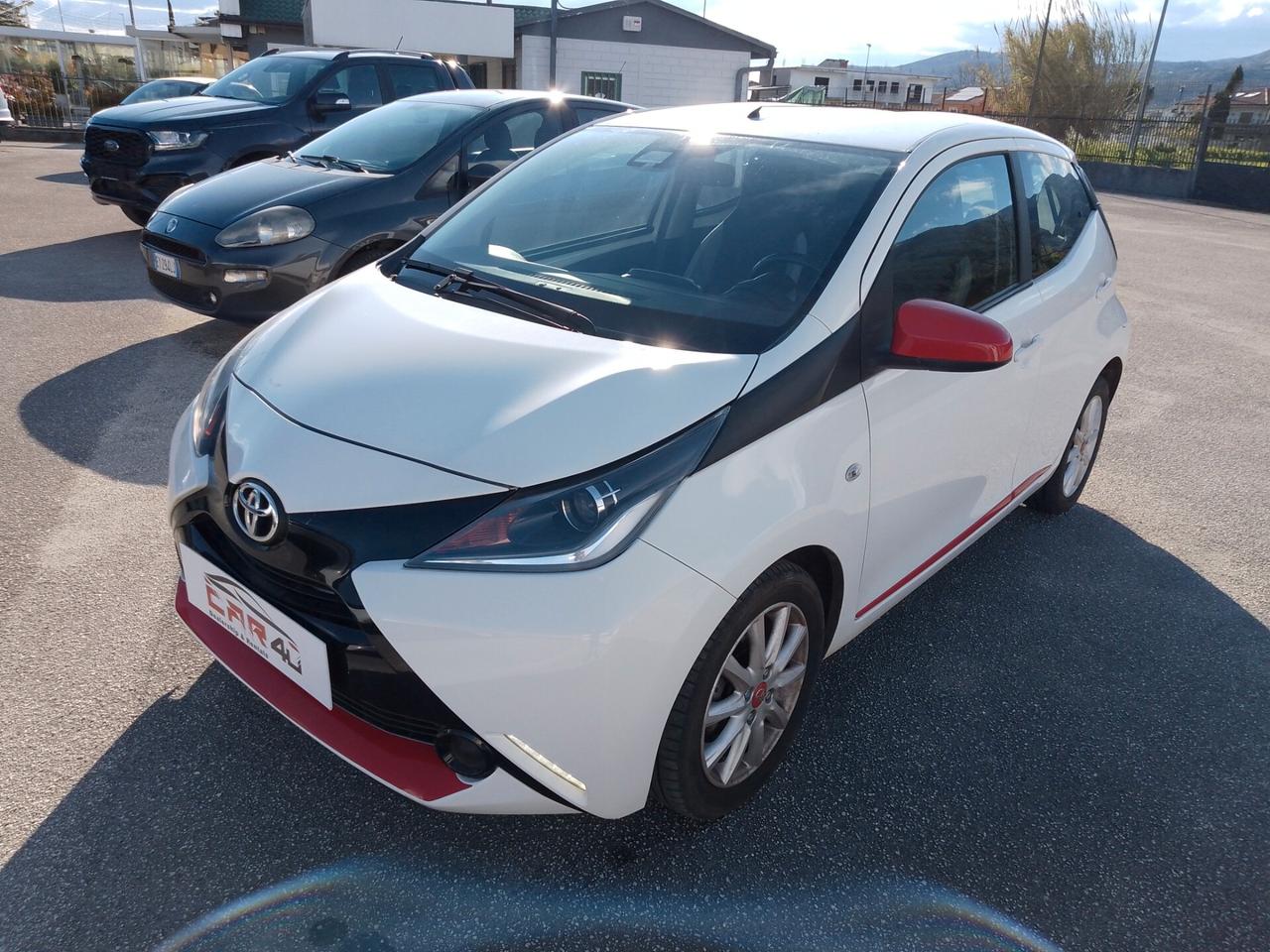 Toyota Aygo 1.0 VVT-i 69 CV 5 porte x-play