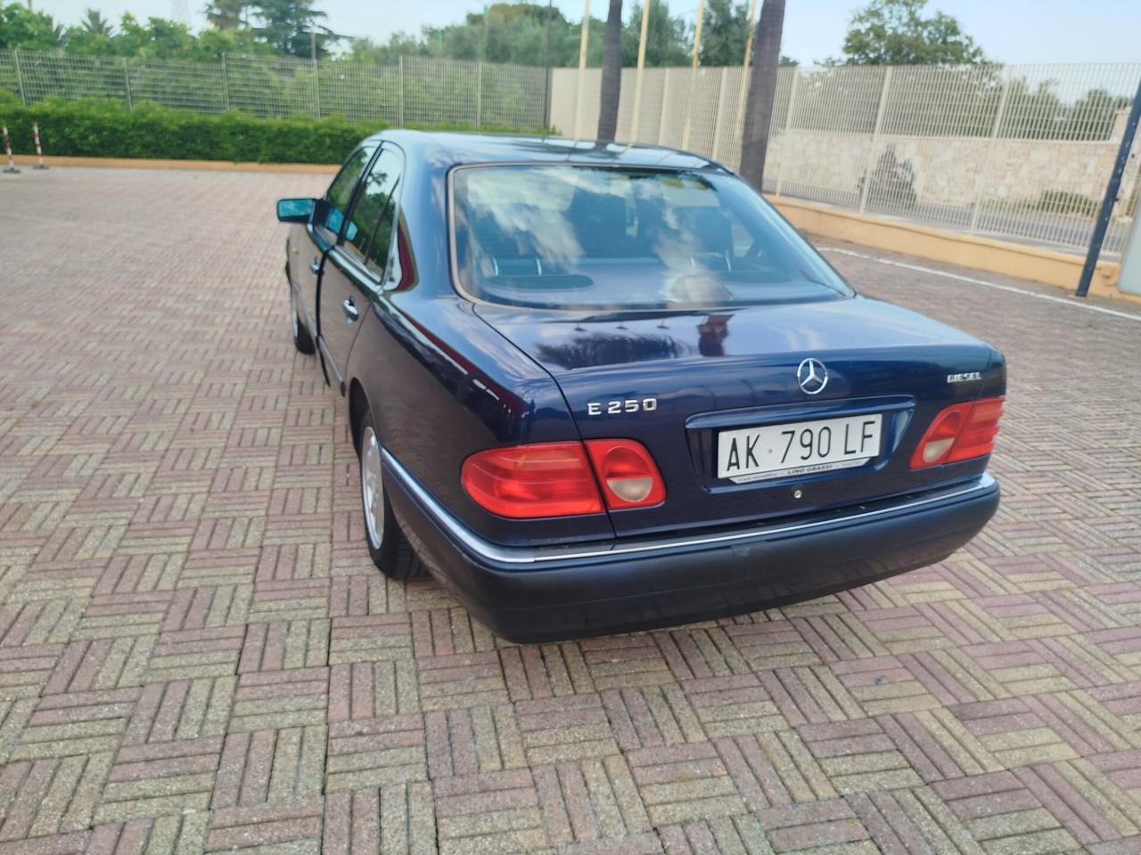 Mercedes-benz E 250 diesel cat Avantgarde