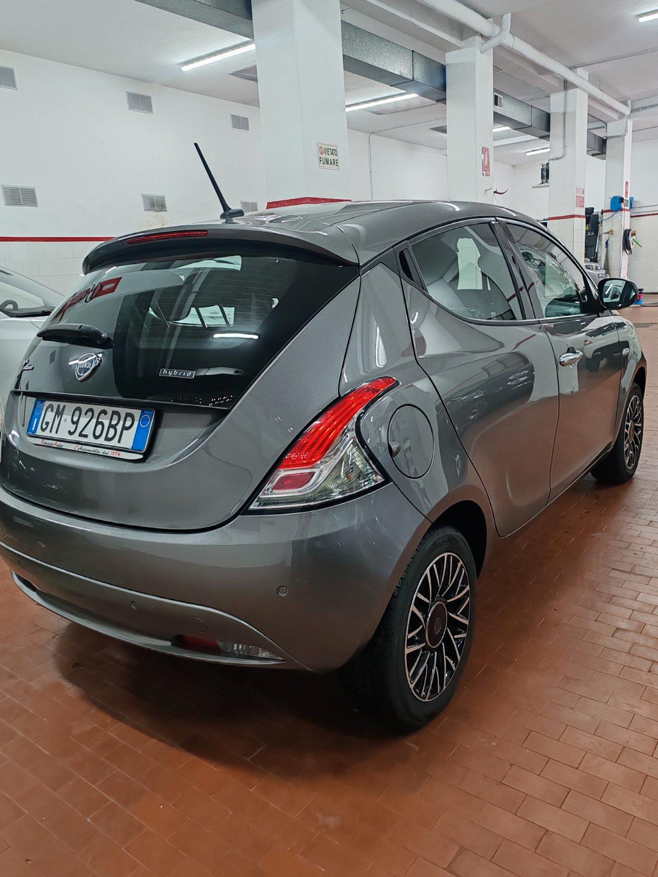 Lancia Ypsilon 1.0 Hybrid Gold 70cv 5pt CARPLAY