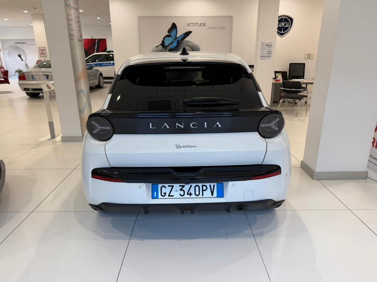Lancia Ypsilon Hybrid e-DCT LX
