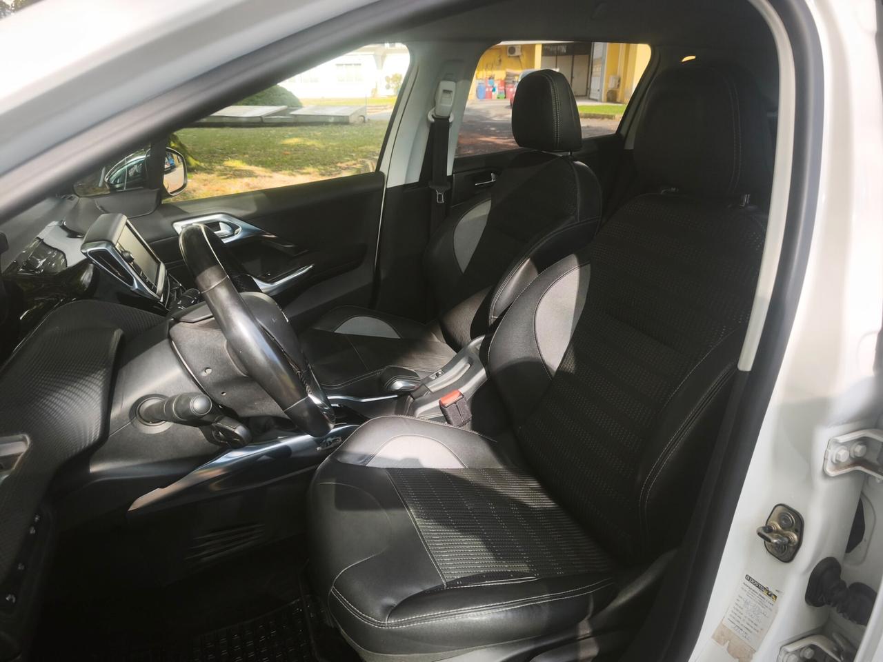Peugeot 2008 1.6 e-HDi 115 CV Stop&Start Allure