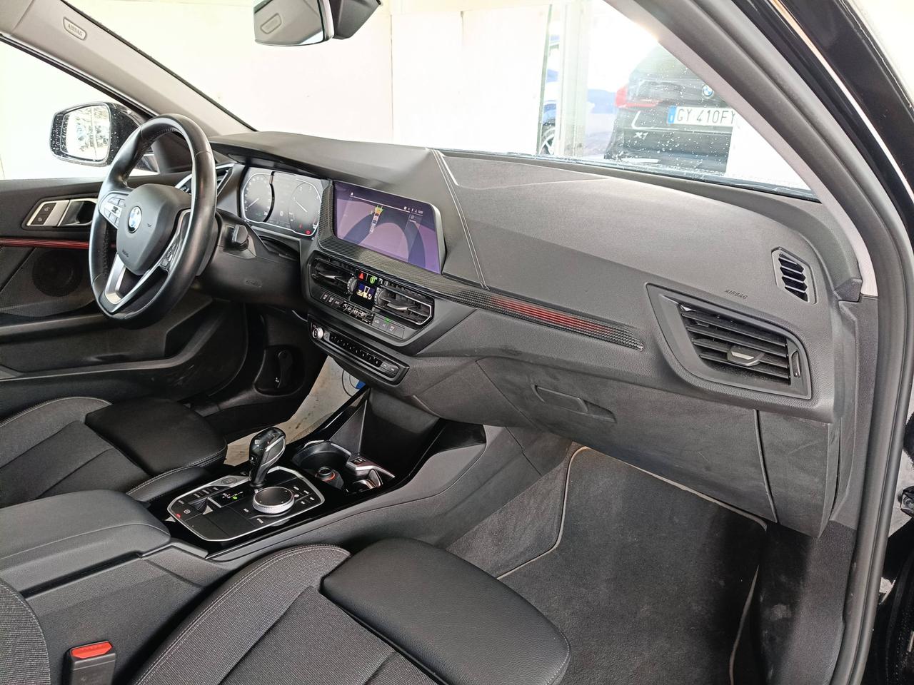 BMW Serie 1 F40 - 116d Sport auto