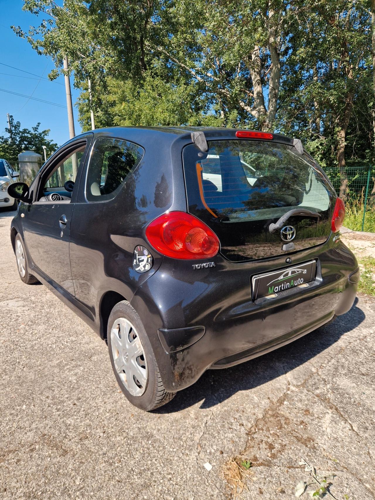 Toyota Aygo 1.0 Benz 68cv - Garanzia 12 mesi