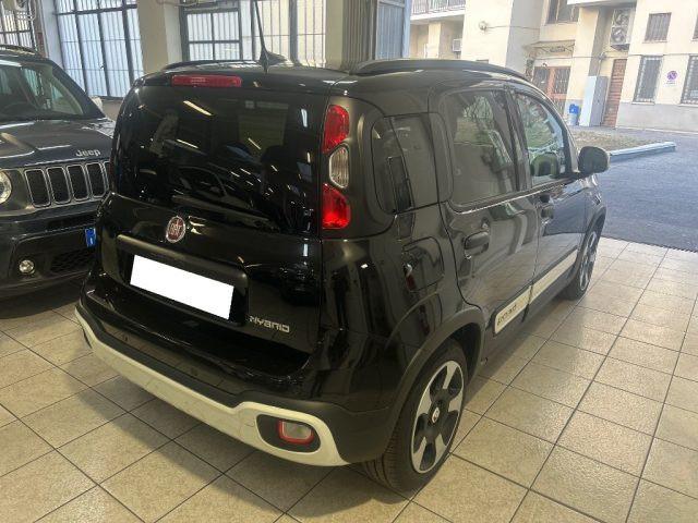 FIAT Panda 1.0 FireFly S&S Hybrid Pandina CROSS