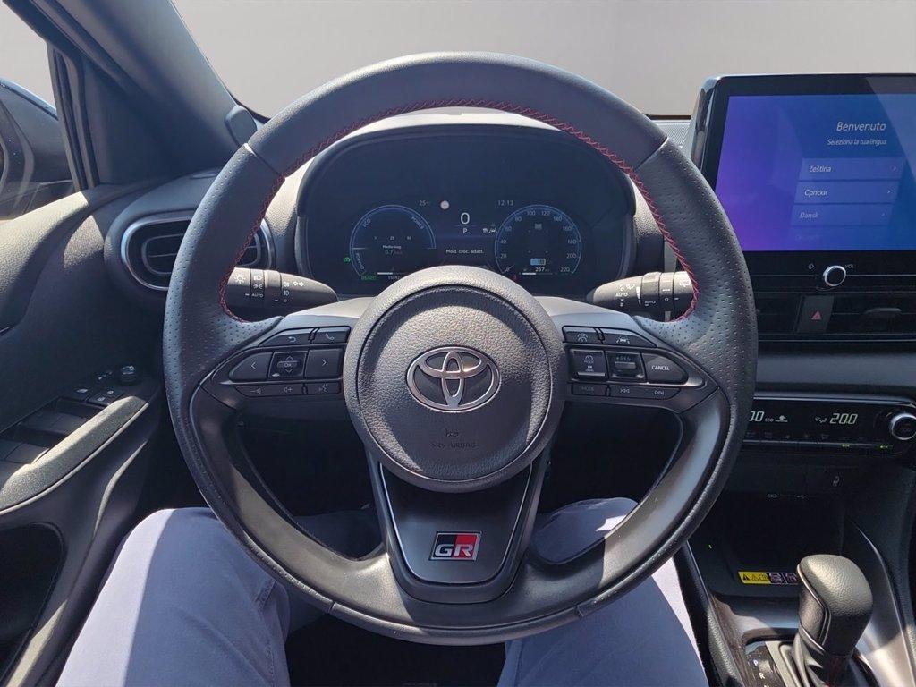 TOYOTA Yaris 1.5h 130 gr sport del 2025