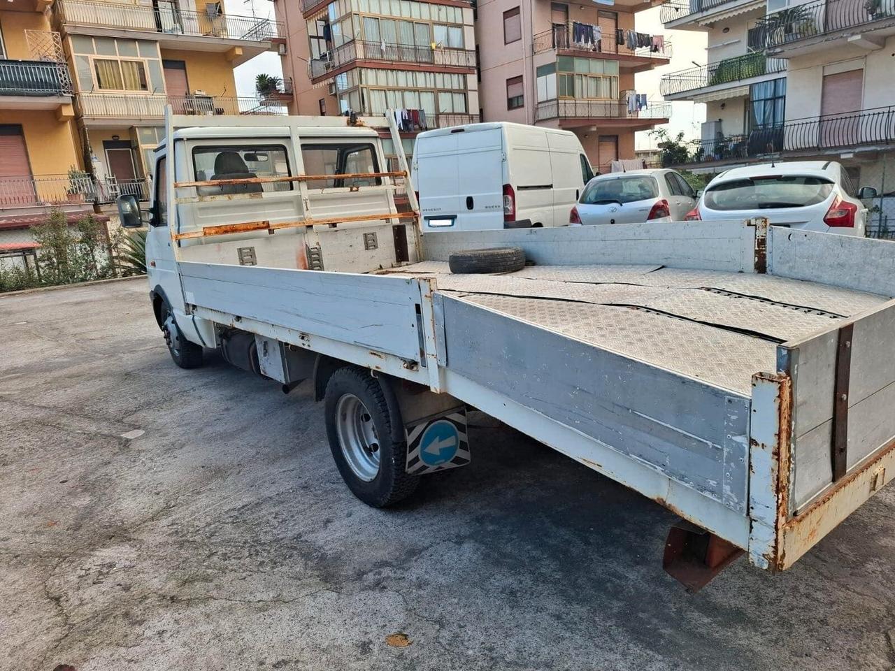 Iveco Daily 35.8 2.5 Diesel USO CARROATTREZZI