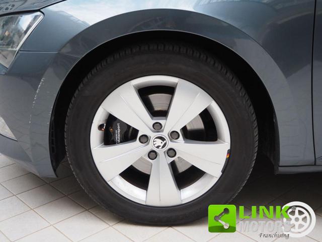 SKODA Superb 2.0 TDI DSG Wagon Executive