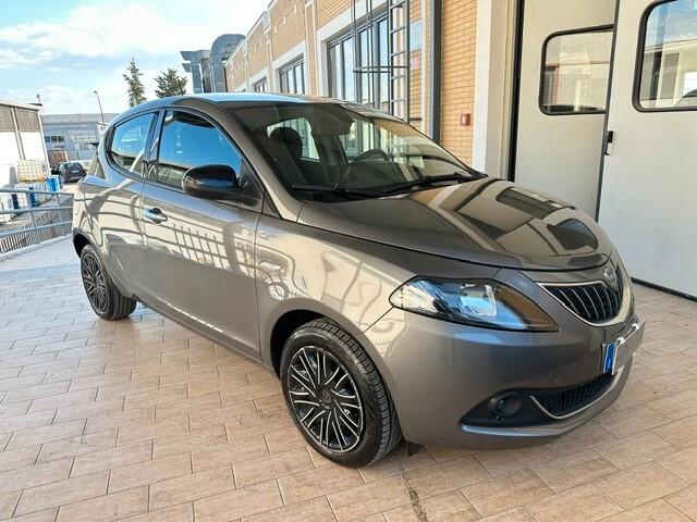 Lancia Ypsilon 1.0 FireFly 5 porte S&S Hybrid Gold