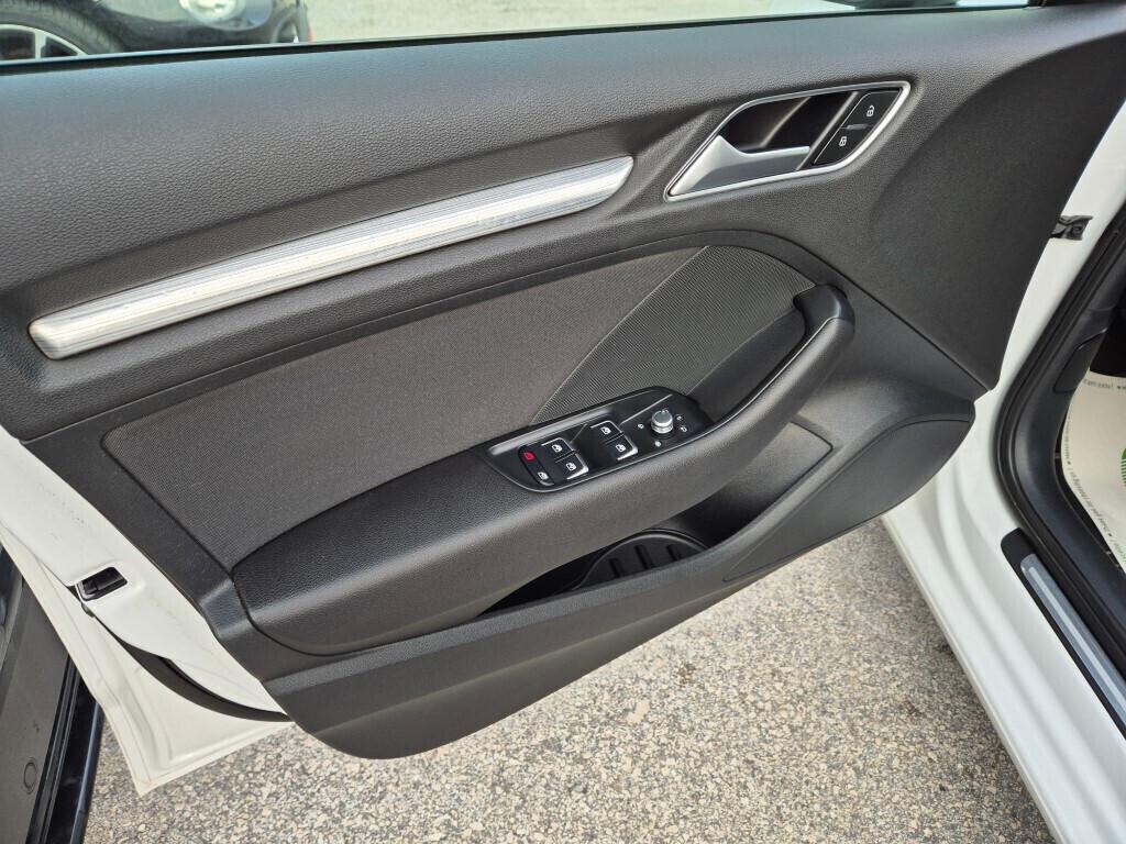 Audi A3 SPORTBACK 1.6 TDI SPORT NAVI LED