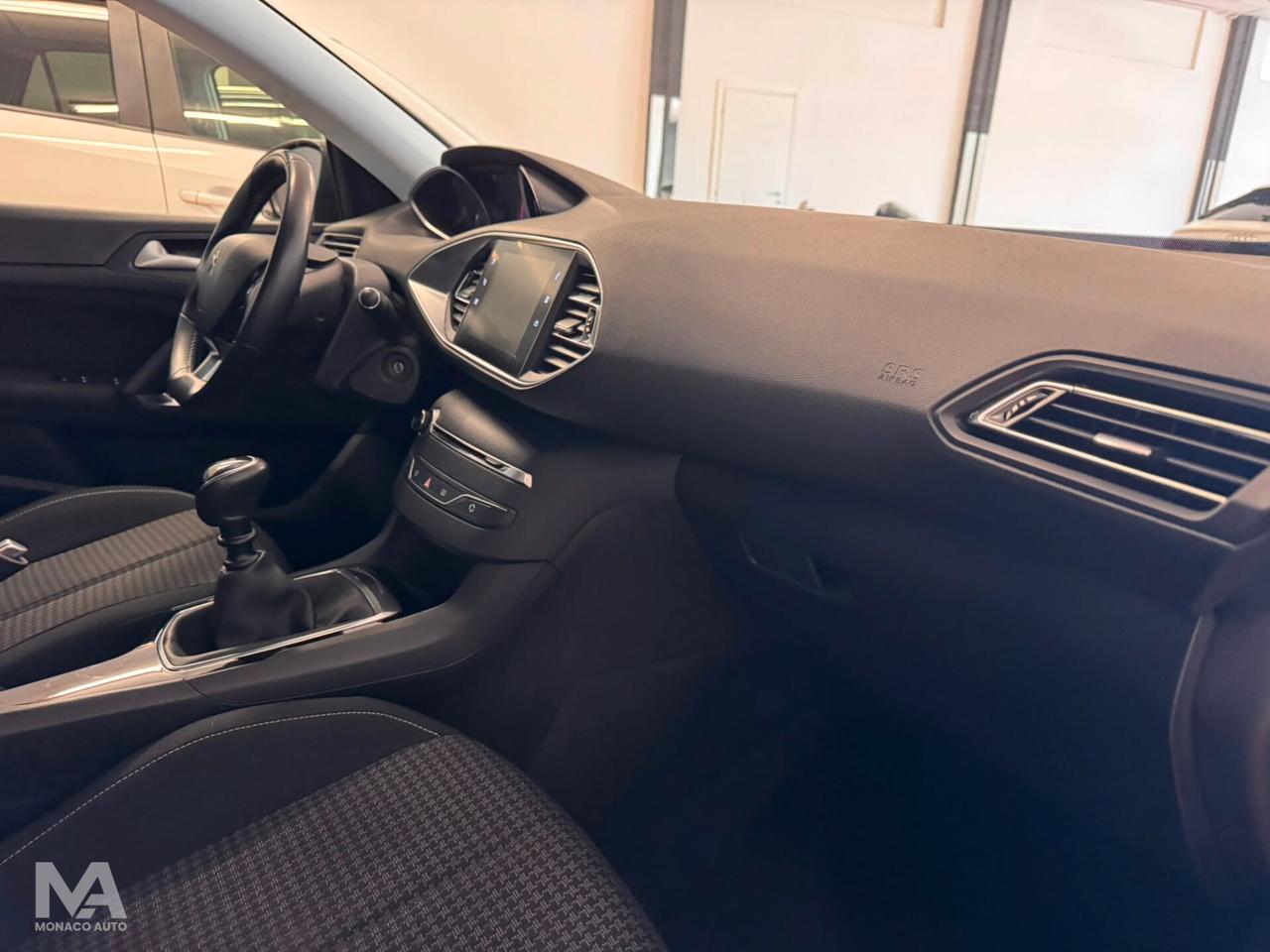 Peugeot 308 BlueHDi 130CV Business 2020