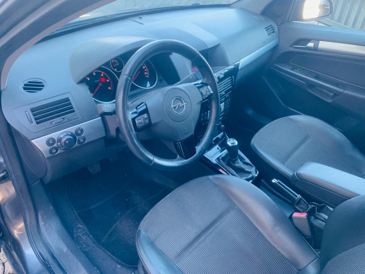 Opel Astra 1.7 CDTI 110CV 5 porte Cosmo